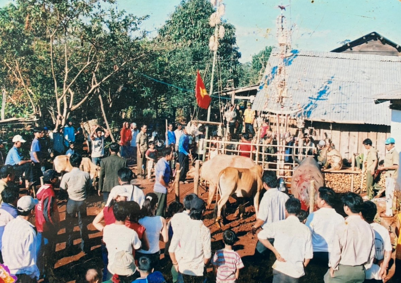 Bài trừ hủ tục lạc hậu trong vùng đồng bào dân tộc thiểu số